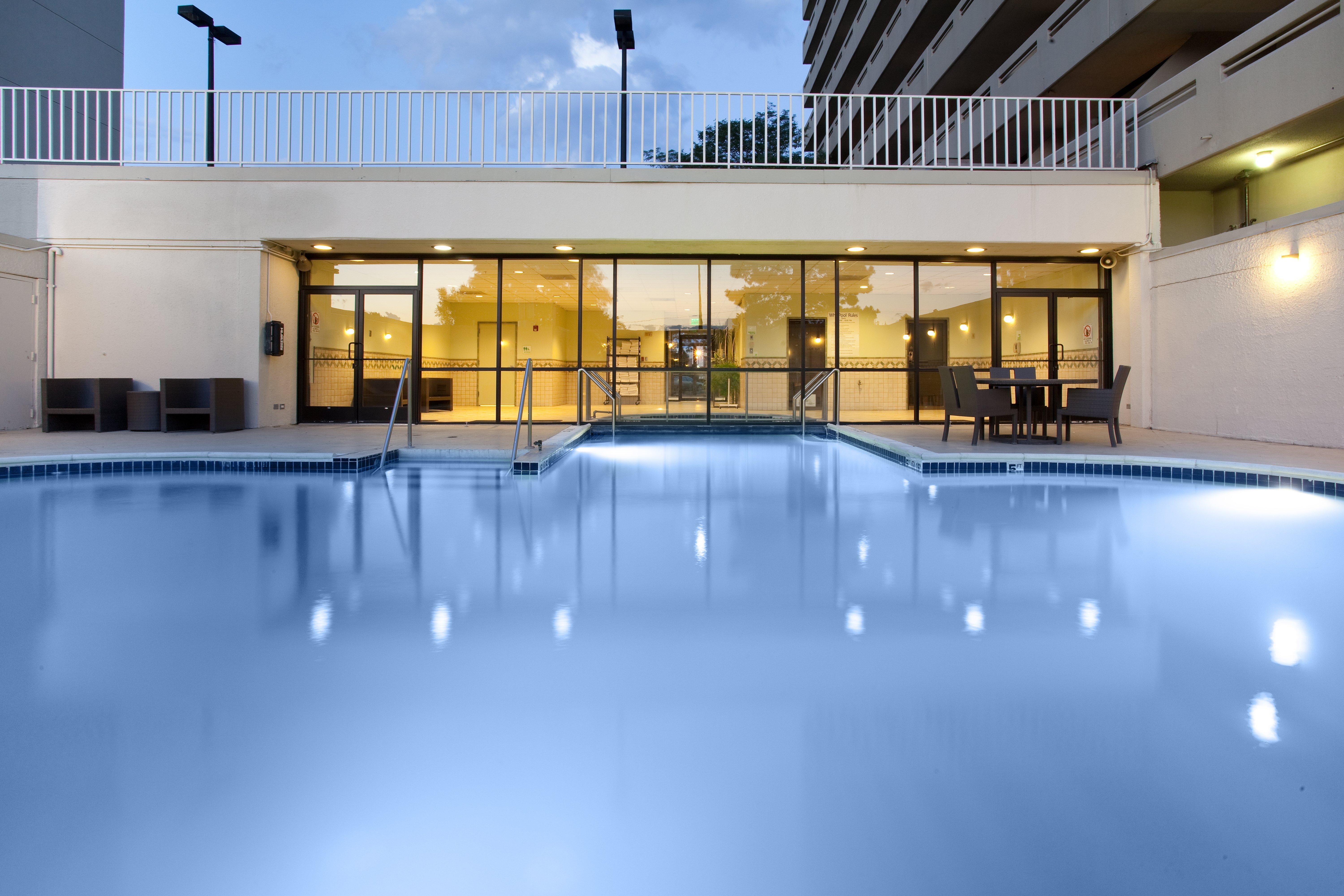 Holiday East By Ihg Hotel