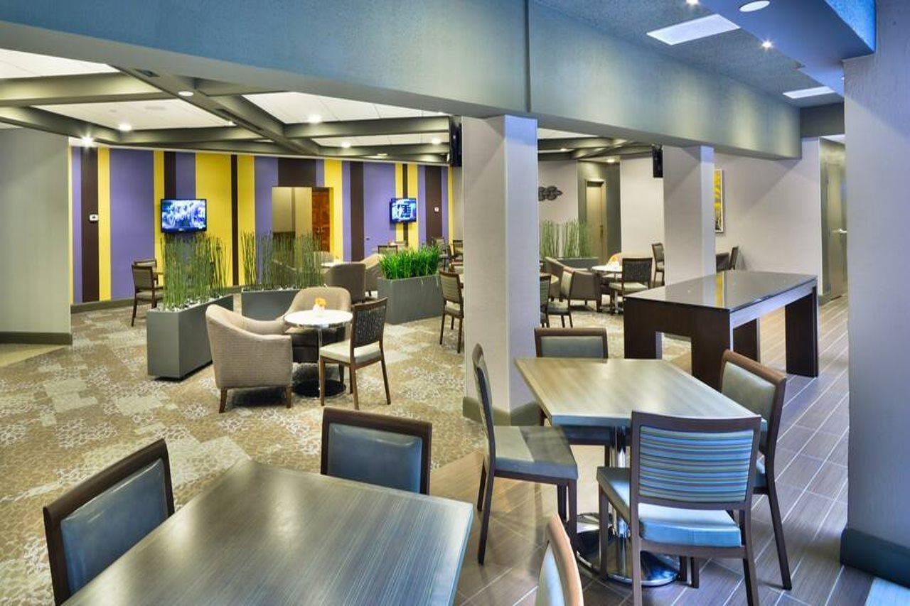 Embassy By Hilton Central Park Hotel 4*