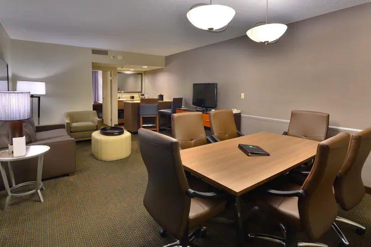 Embassy By Hilton Central Park 4*