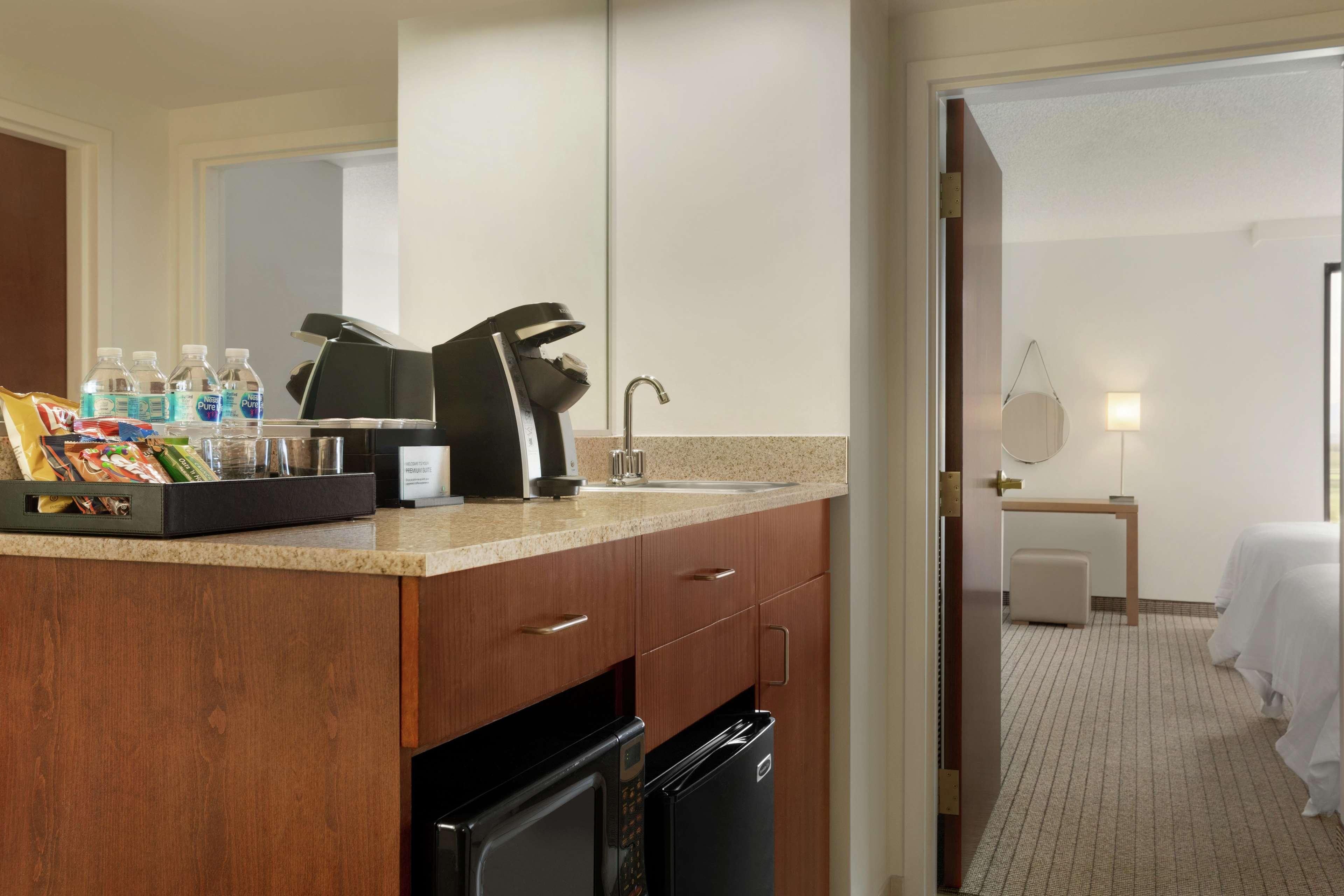 Hotel Embassy By Hilton International Airport Denver
