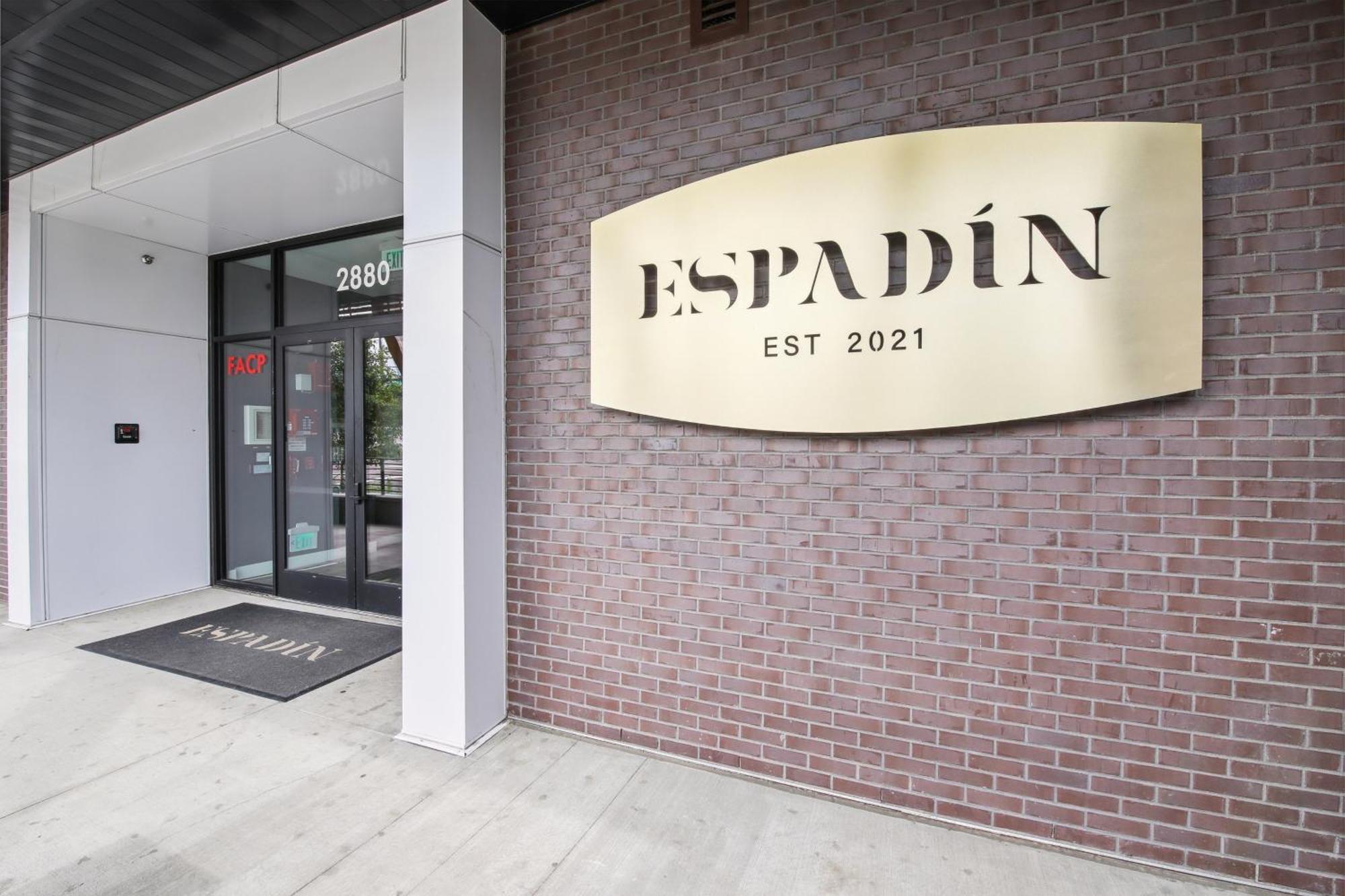 Relaxed Elegance | Espadin Lohi Denver