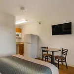 Hometowne Studios By Red Roof Denver - Glendale/ Cherry Creek