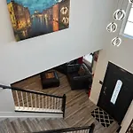 Dia Layover B&B