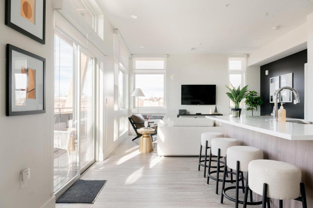 Chic Gallery Loft - Amazing Deck - Central Lohi
