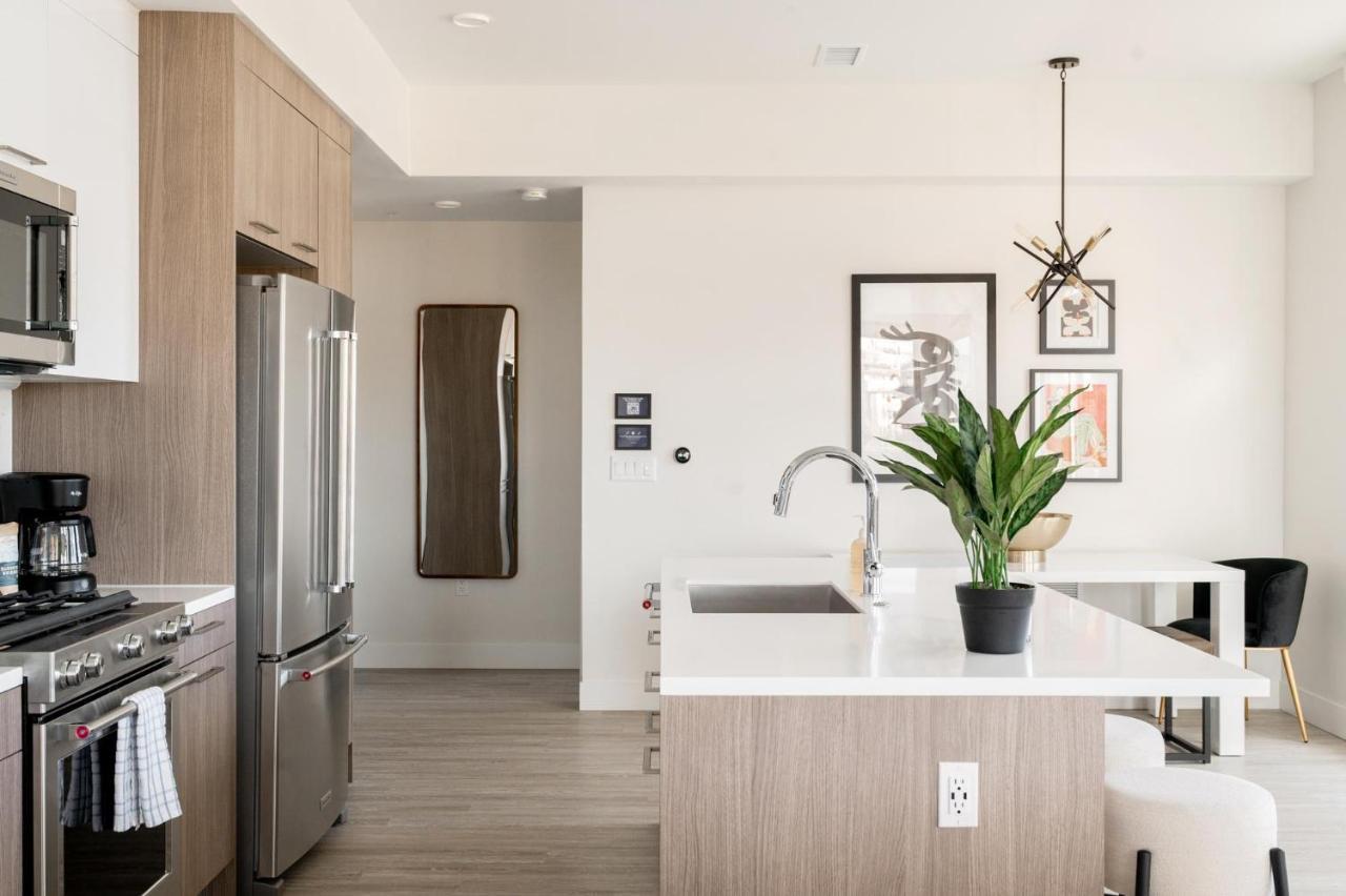 Chic Gallery Loft - Amazing Deck - Central Lohi Holiday home Denver