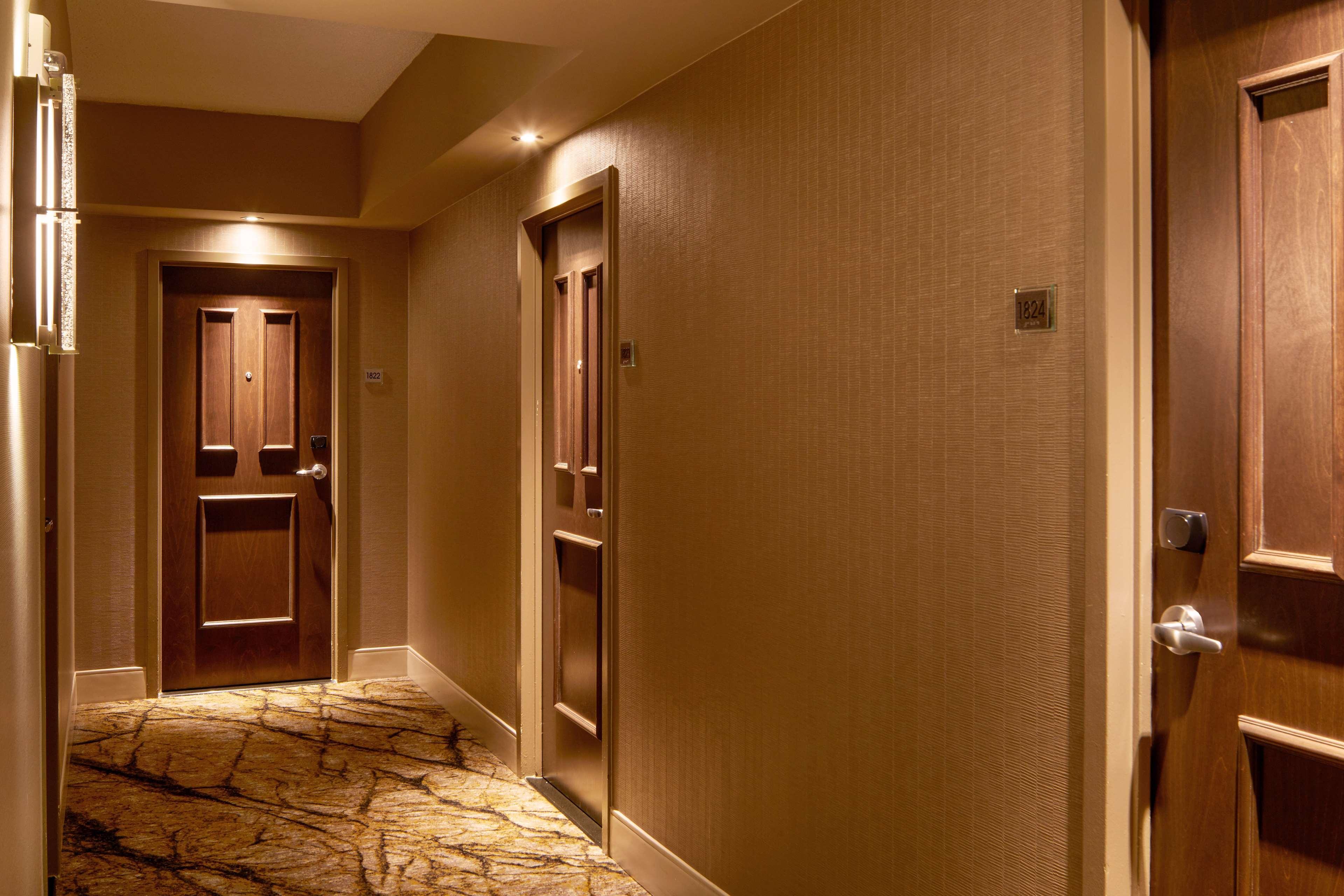 Hilton Center Hotel 4*