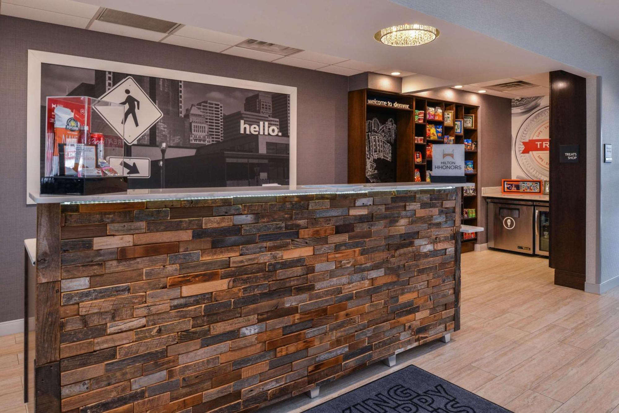 Hampton & Denver-speer Boulevard Hotel 3*
