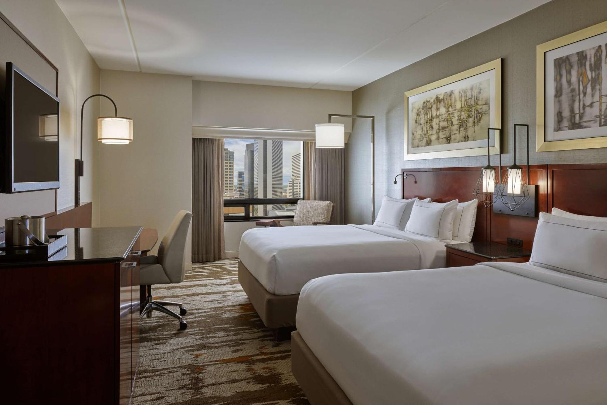 Hilton Center 4*
