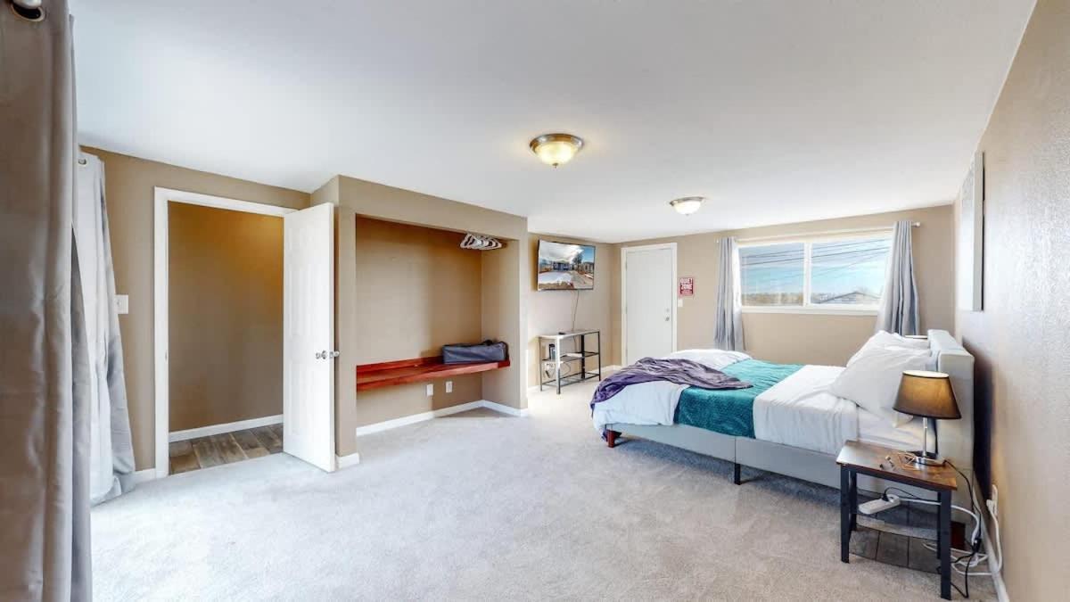 Dog Friendly And Family Sized In Perfect For Your Furry Friend * Denver