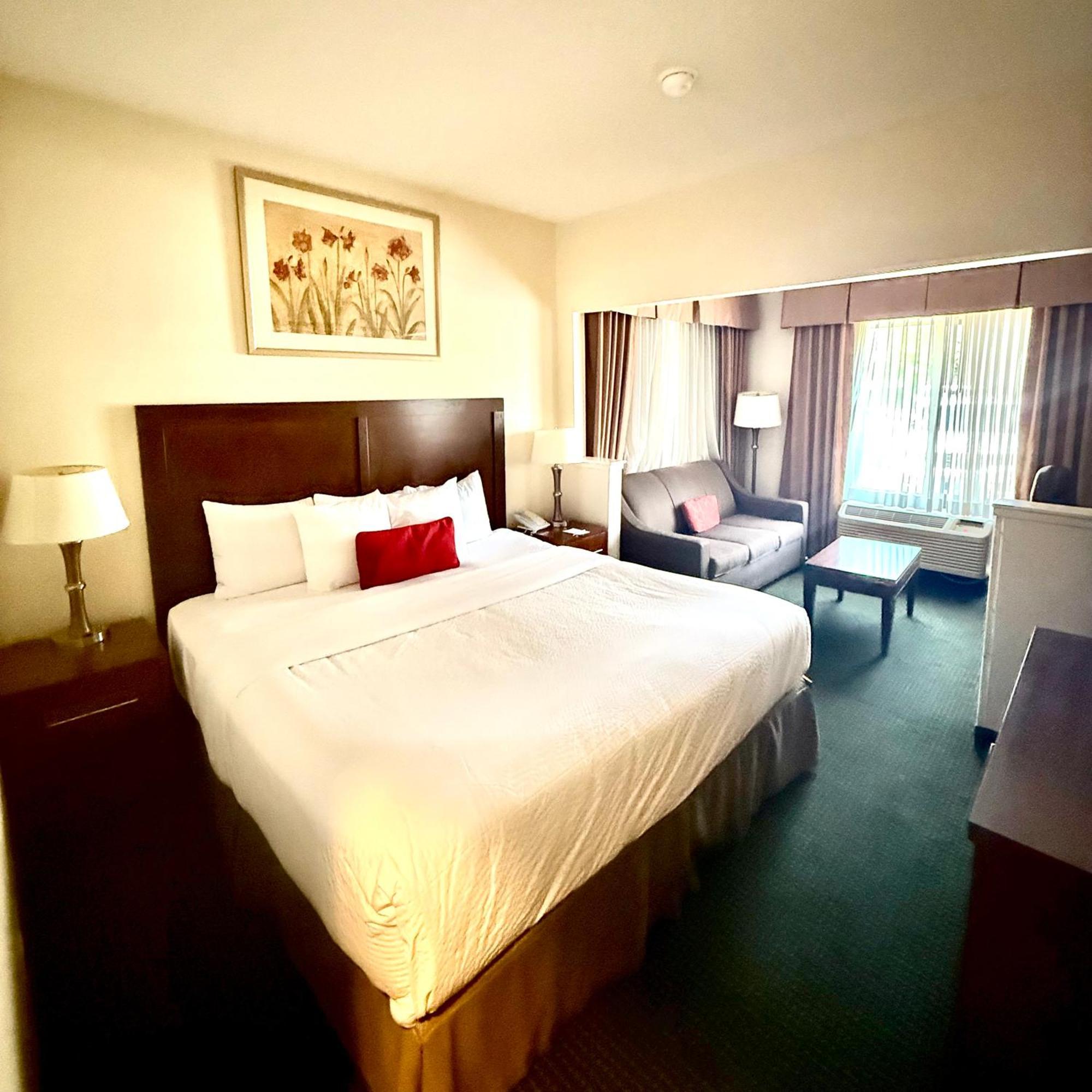 Hotel Ramada By Wyndham International Airport Denver