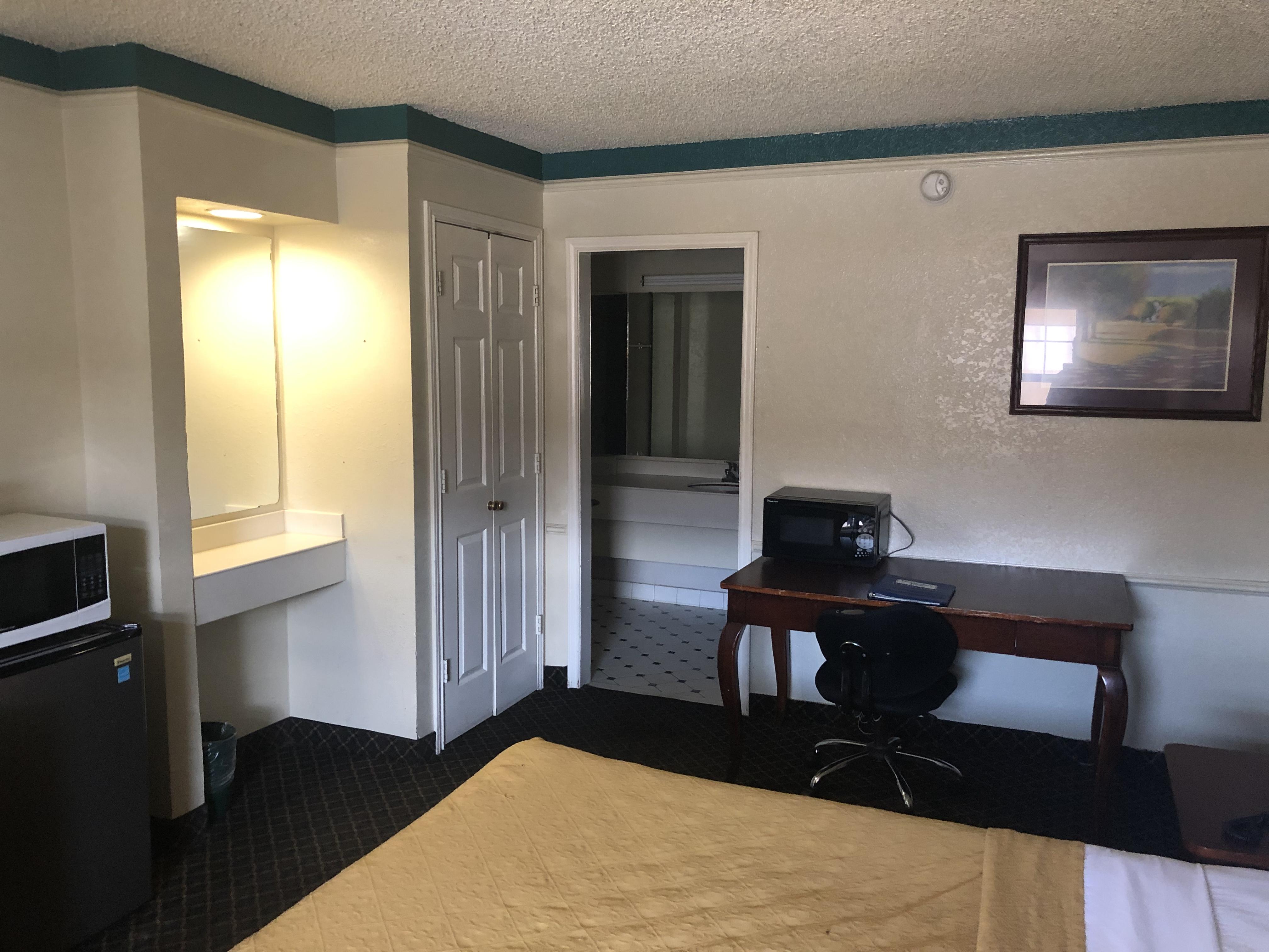 Americas Value Hotel 2*